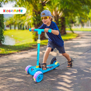 "Kidsmate Rider Pro 3-Wheel Skating Scooter in blue, featuring broad light-up PU LED wheels for extra fun and visibility. Ideal for young riders, boys and girls, from 2 to 12 years old." www.usmile.toys