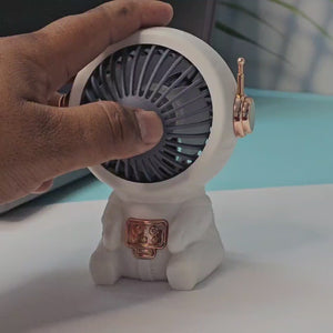 Clearly describes the visible item (grey mat, elephant, umbrella, colors). www.usmile.toys