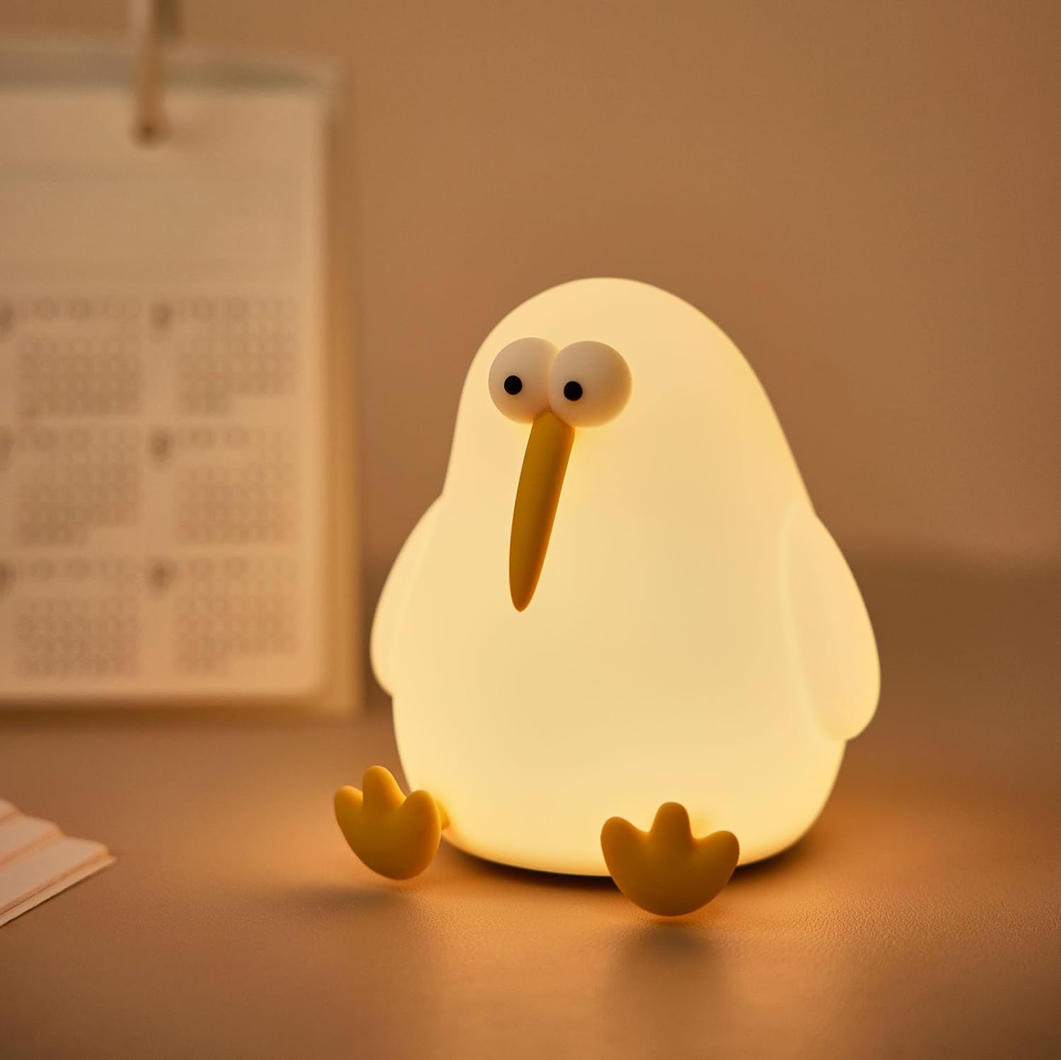 Silicone Kiwi Bird Night Light for Kids: Cute and soft LED lamp for children's bedroom.
www.usmile.toys