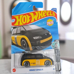 Hot Wheels Renault Espace F1 toy car in packaging with a blurred background www.usmile.toys