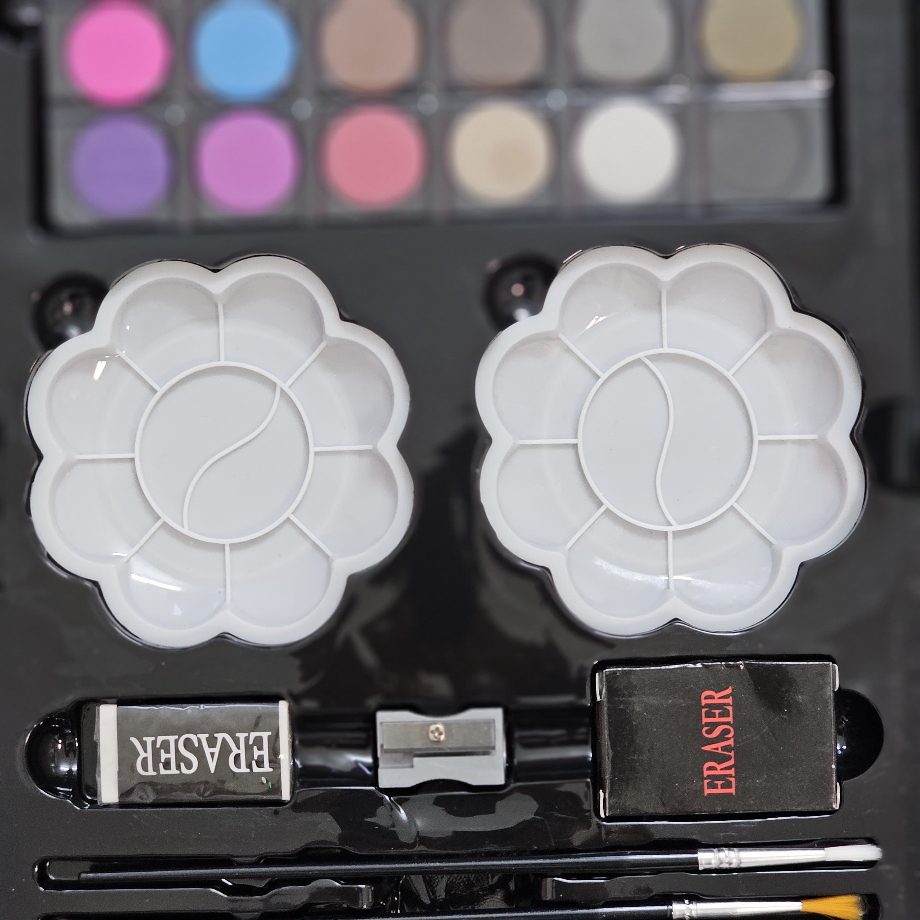 Buy the best unicorn art set for kids online at usmile.toys. Includes a variety of drawing and painting tools in a fun carrying case