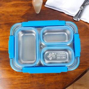 These stylish and durable lunch containers are ideal for school, office, and travel use. Available at www.usmile.toys, your trusted online store for toys, kids stationery, return gifts, baby products, and essentials. Enhance your lunchtime experience with our leakproof, multi-compartment bento boxes designed for easy packing and freshness retention