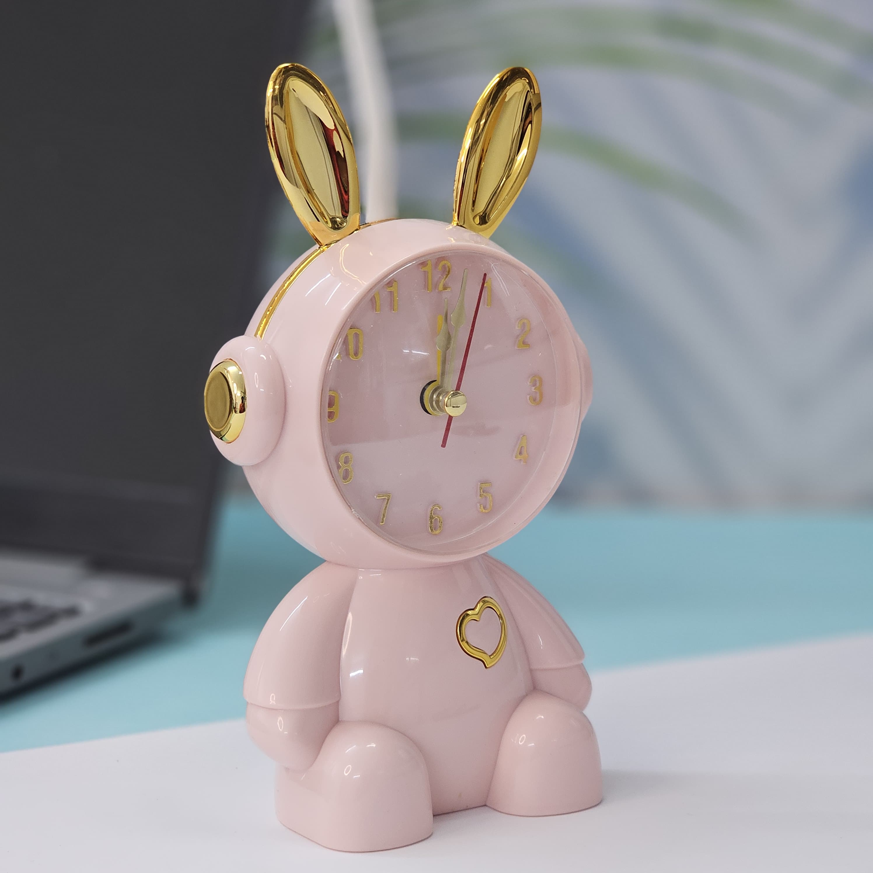"Usmile To ys pink bunny clock and moon night light for kids – cute bedroom decor and functional alarm." www.usmile.toys