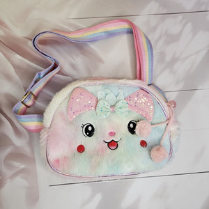 Shop this adorable and soft bunny shoulder bag and more kids' accessories at Usmile Toys www.usmile.toys.
