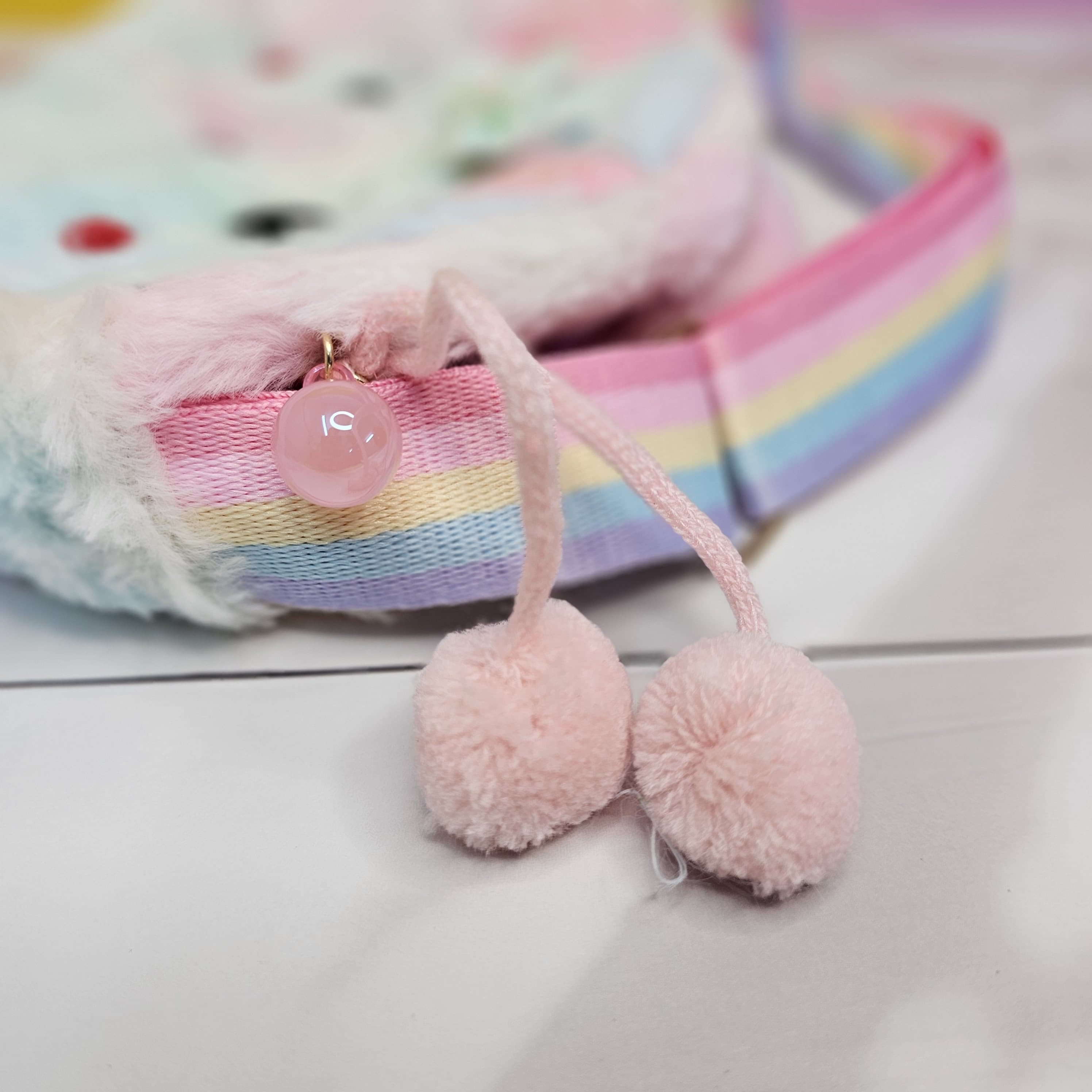 Adorable bunny-shaped plush purse with a comfortable sling strap, the perfect small bag for toddlers and young girls www.usmile.toys
