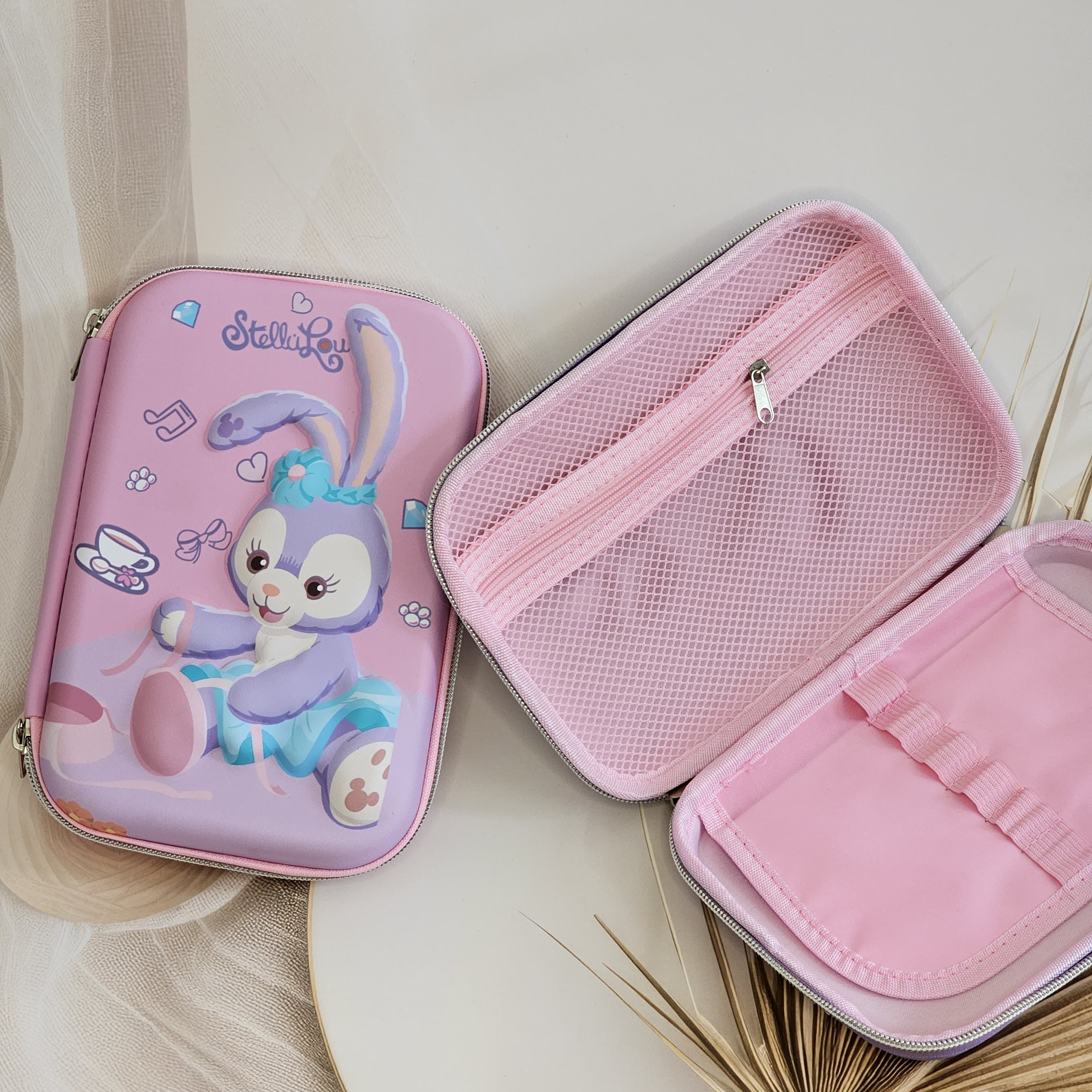 Large capacity PU pencil cases for girls featuring ,single chain, pink and purple colors, perfect for school supplies, www.usmile.toys.