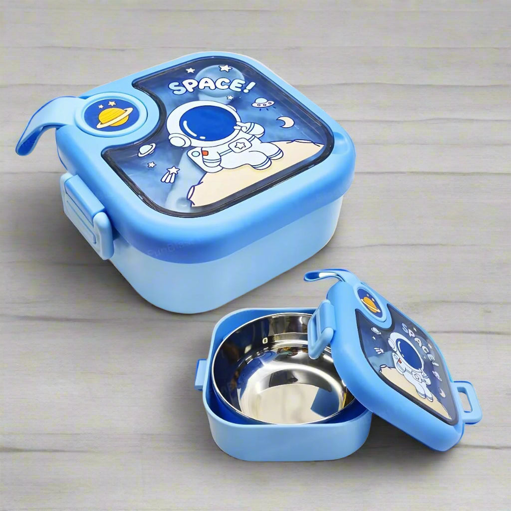Space Theme Kids Lunch Box Single Compartment These stylish and durable lunch containers are ideal for school, office, and travel use. Available at www.usmile.toys, your trusted online store for toys, kids stationery, return gifts, baby products, and essentials. Enhance your lunchtime experience with our leakproof, multi-compartment bento boxes designed for easy packing and freshness retention