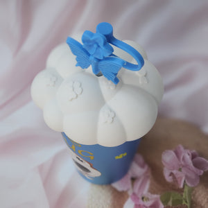 "Assortment of Usmile Toys Cartoon Insulated Fancy Shippers with Cloud Lids, designed for children with popular cartoon characters and colorful straw accessories, promoting hydration." www.usmile.toys