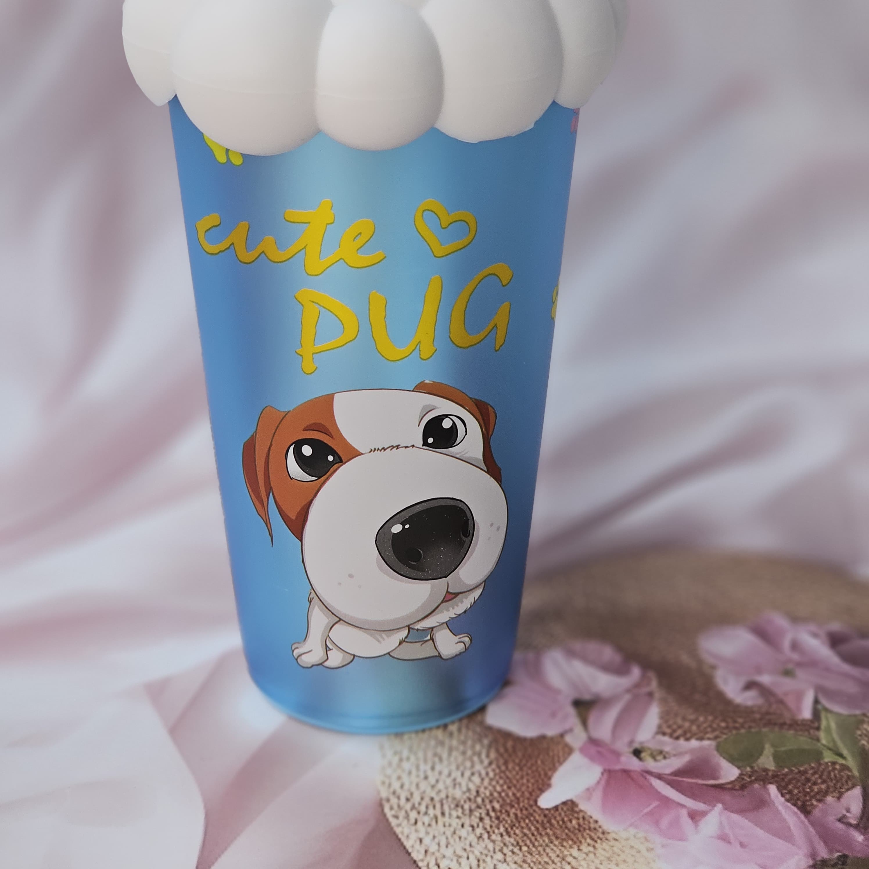 "Assortment of Usmile Toys Cartoon Insulated Fancy Shippers with Cloud Lids, designed for children with popular cartoon characters and colorful straw accessories, promoting hydration."