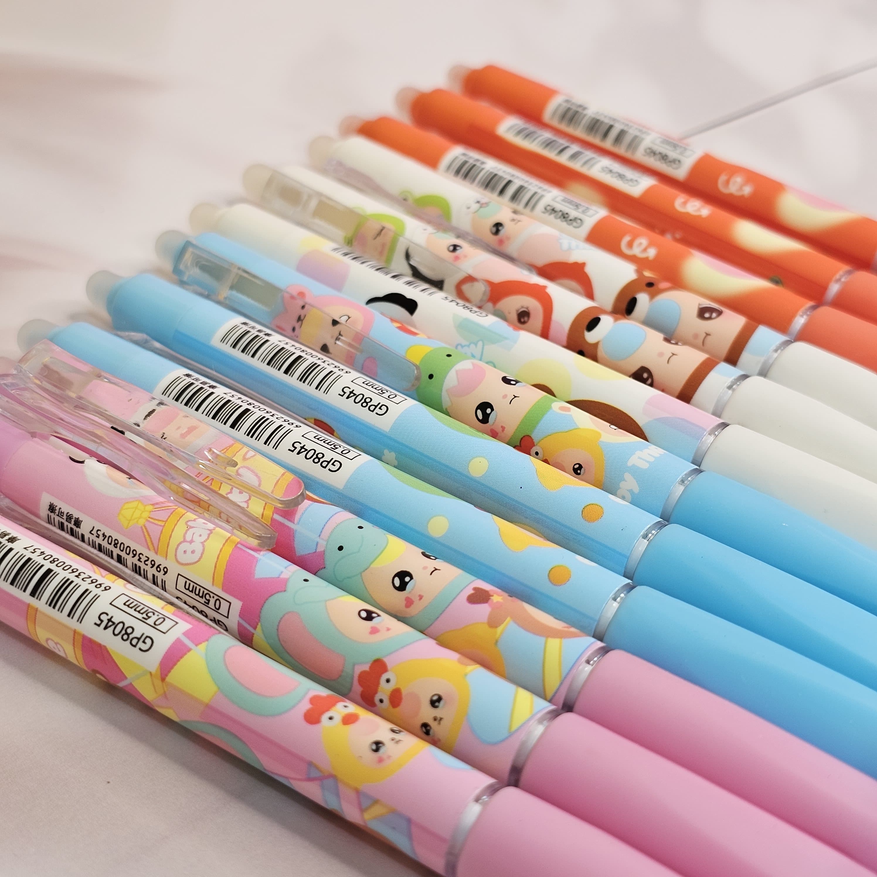 This set offers smooth ink flow and easy correction with the built-in magic eraser.  www.usmile.toys
