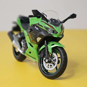vibrant green and black toy motorbike, a die-cast model designed for kids with interactive LED lights and fun pull-back action, available at Usmile Toys.www.usmile.toys