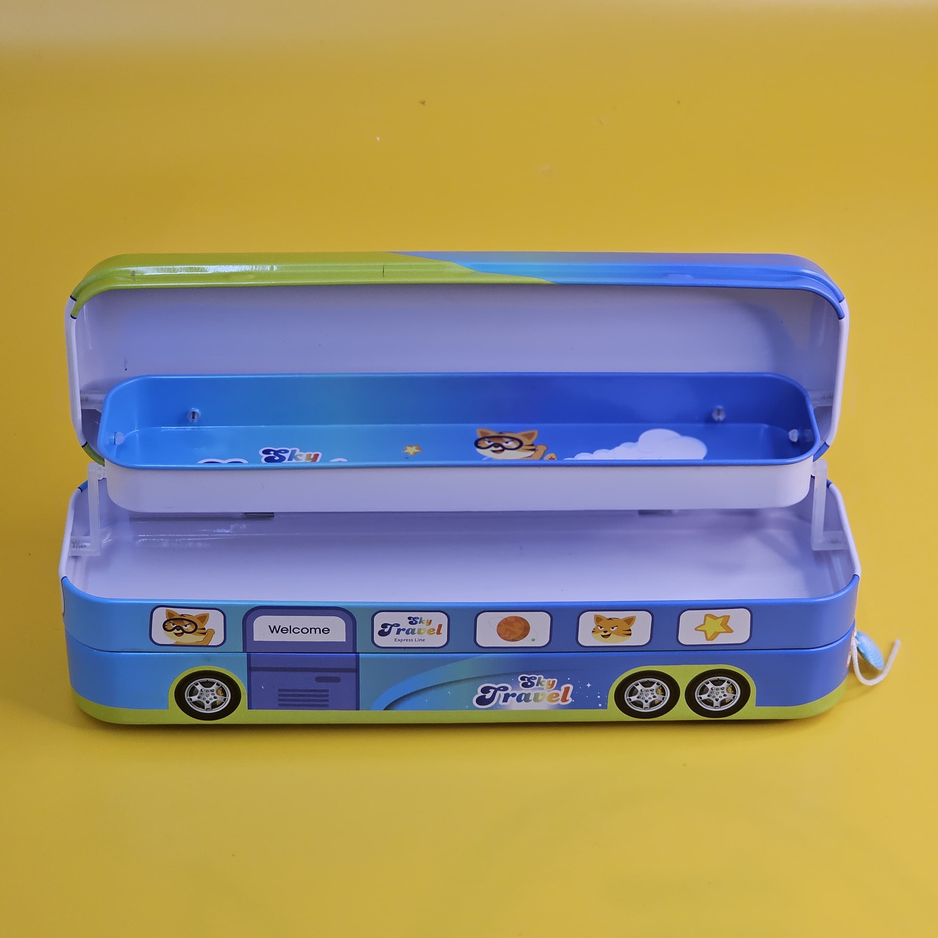 Shop this interactive and creative pencil case and more school supplies at Usmile Toys www.usmile.toys.
