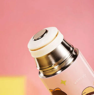 Vacuum Insulated Stainless Steel Thermos: Features a screw-on lid that doubles as a drinking cup.
www.usmile.toys