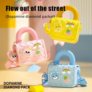 Choose from bunny, bear, giraffe, or strawberry rainbow 3D cartoon designs.
Explore our wide range of adorable and stylish bags for kids at Usmile Toys www.usmile.toys.