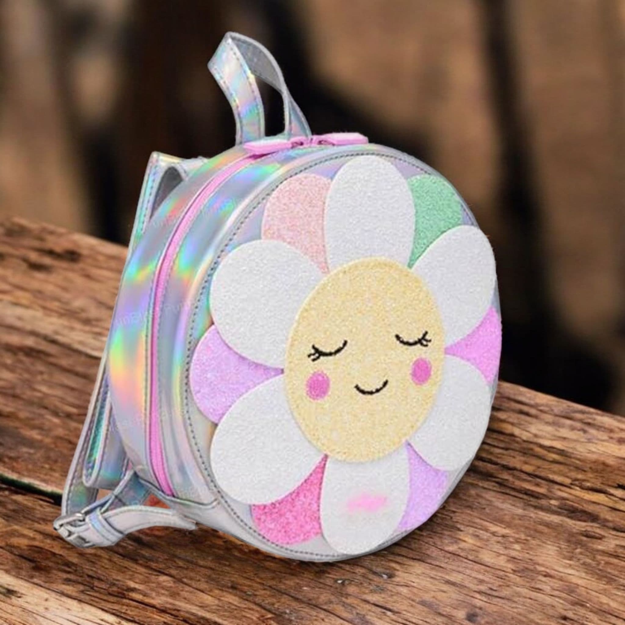 Sunflower Picnic Bag for Girls: Small and stylish insulated lunch bag with a cute floral design. Perfect for kids.
www.usmile.toys
