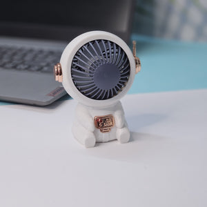 Clearly describes the visible item (grey mat, elephant, umbrella, colors). www.usmile.toys