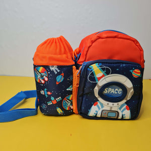 Space adventure tiffin and bottle carrier for school, in blue and orange. www.usmile.toys