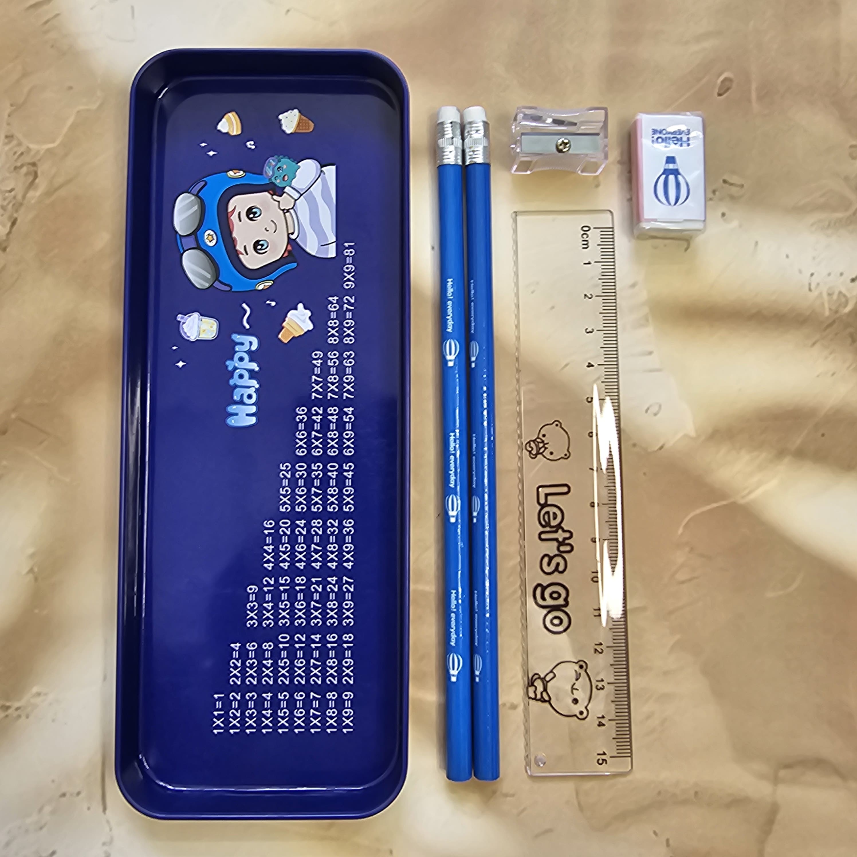 Fancy kids' pencil case with built-in multiplication table – fun and functional school accessory . www.usmile.toys