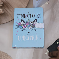 They provide a brief description of the image content, including the number of diaries, their colors, and key features www.usmile.toys