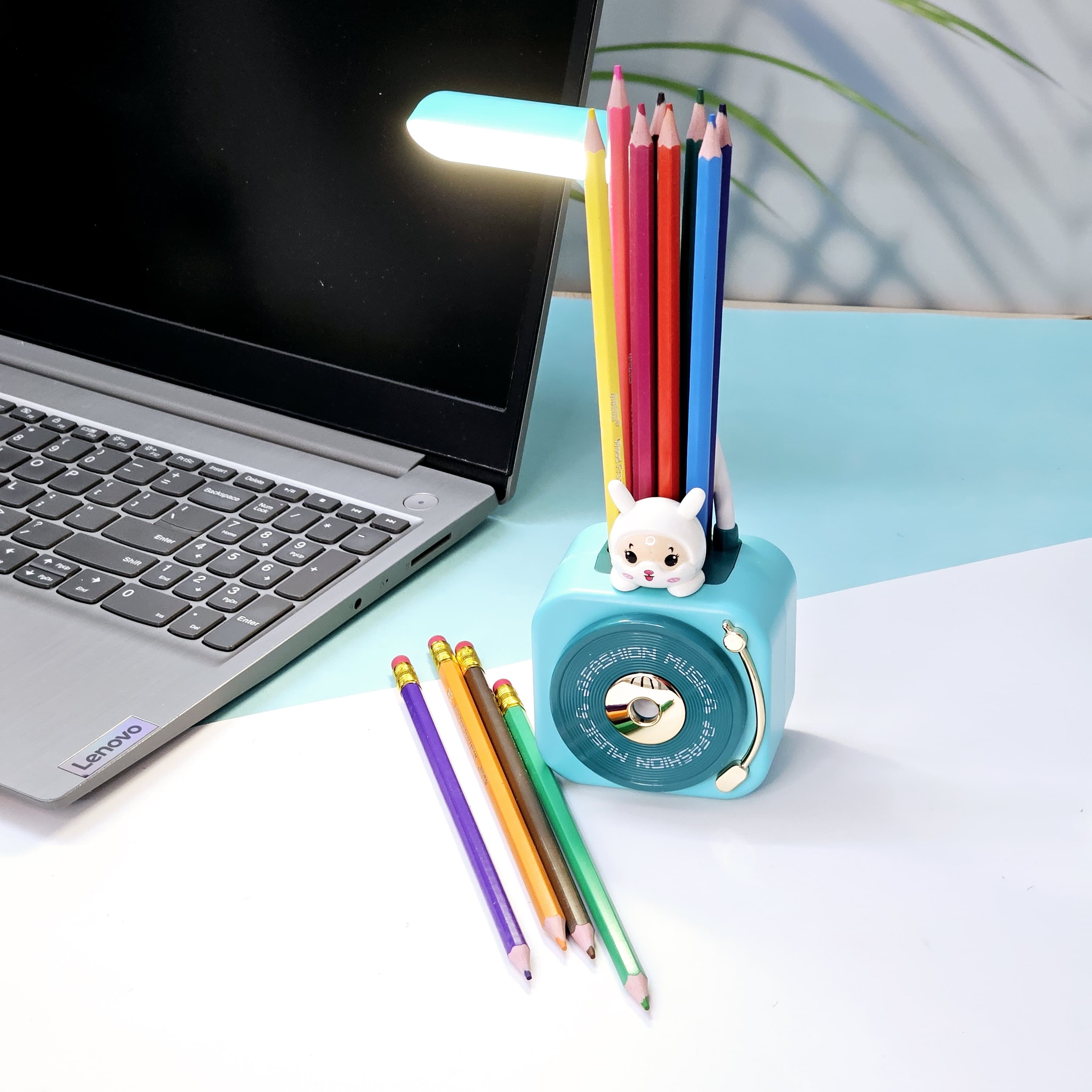 Usmile Toys teal 3-in-1 LED desk lamp with sharpener and pen holder – kids' study lamp www.usmile.toys