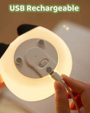 Usmile Toys cute silicone panda lamp, battery-operated and squishy, ideal for comforting toddlers at night. www.usmile.toys