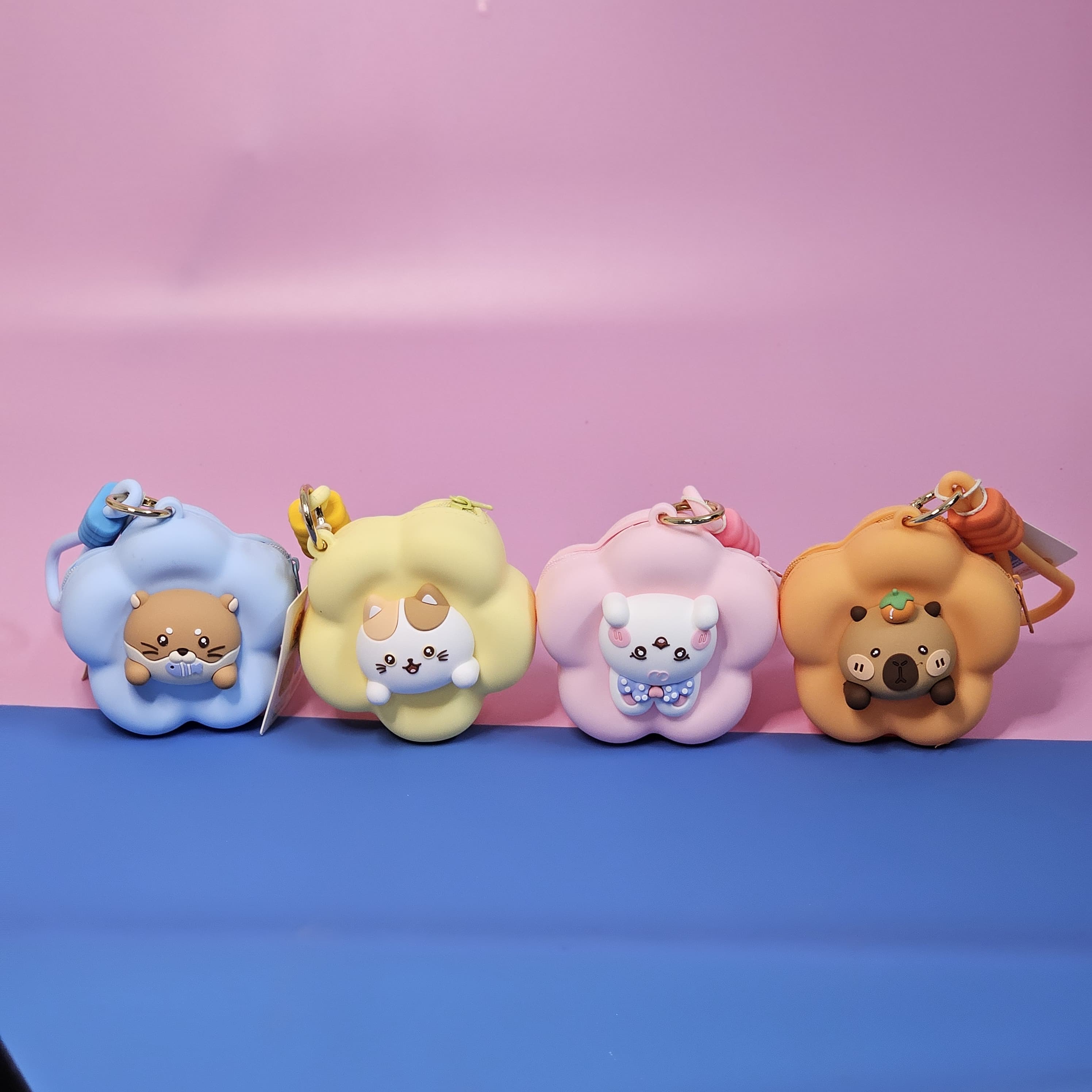 Soft and durable silicone small coin pouches with kawaii animal designs – great for everyday use. Usmile.toys