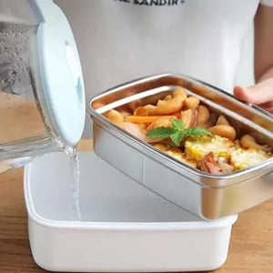 Stylish insulated kids' bento box with a natural wood-style top, keeping meals fresh for school or picnics. www.usmile.toys