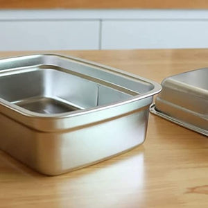 Stylish insulated kids' bento box with a natural wood-style top, keeping meals fresh for school or picnics. www.usmile.toys