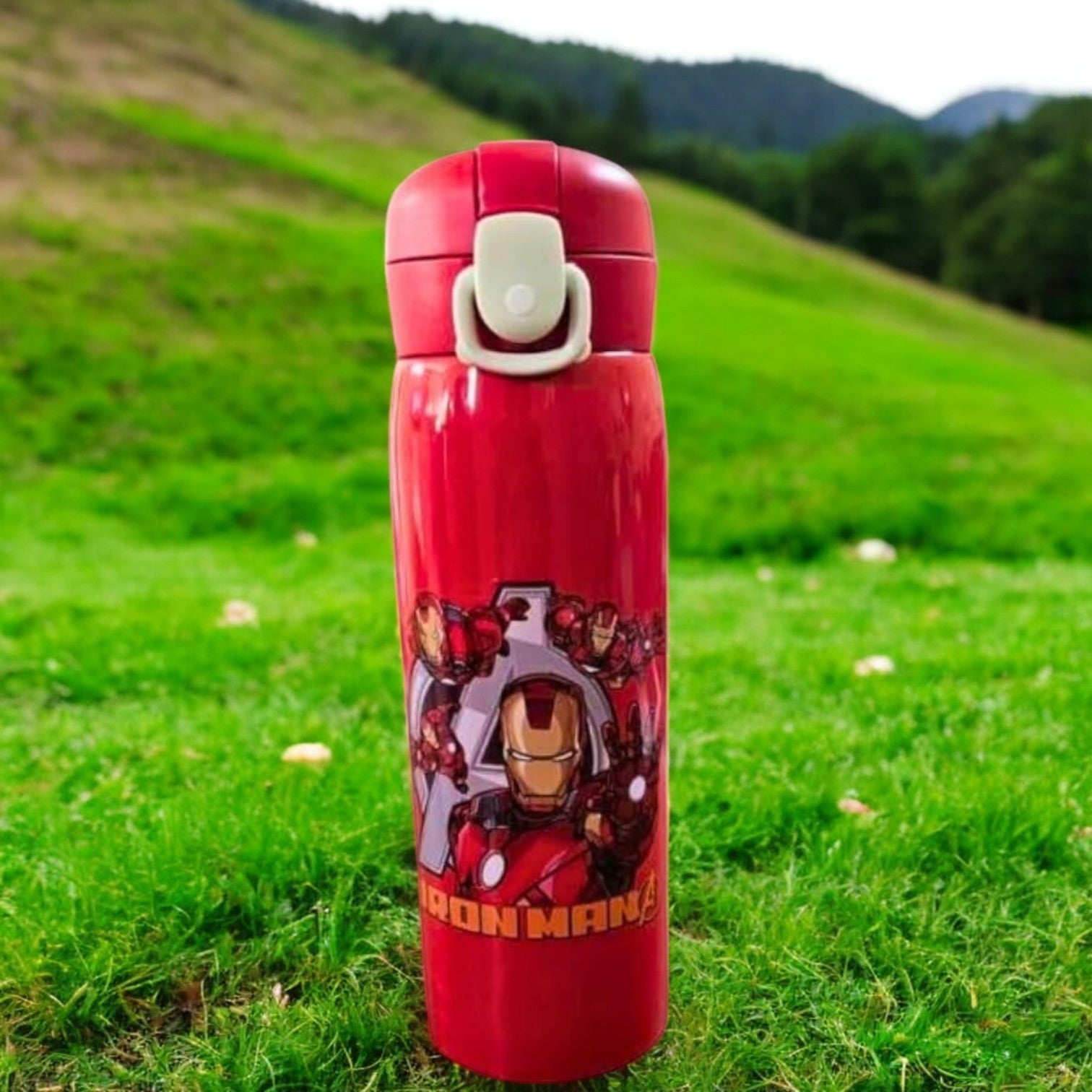 Shop these durable and insulated children's water bottles and more at Usmile Toys www.usmile.toys.
