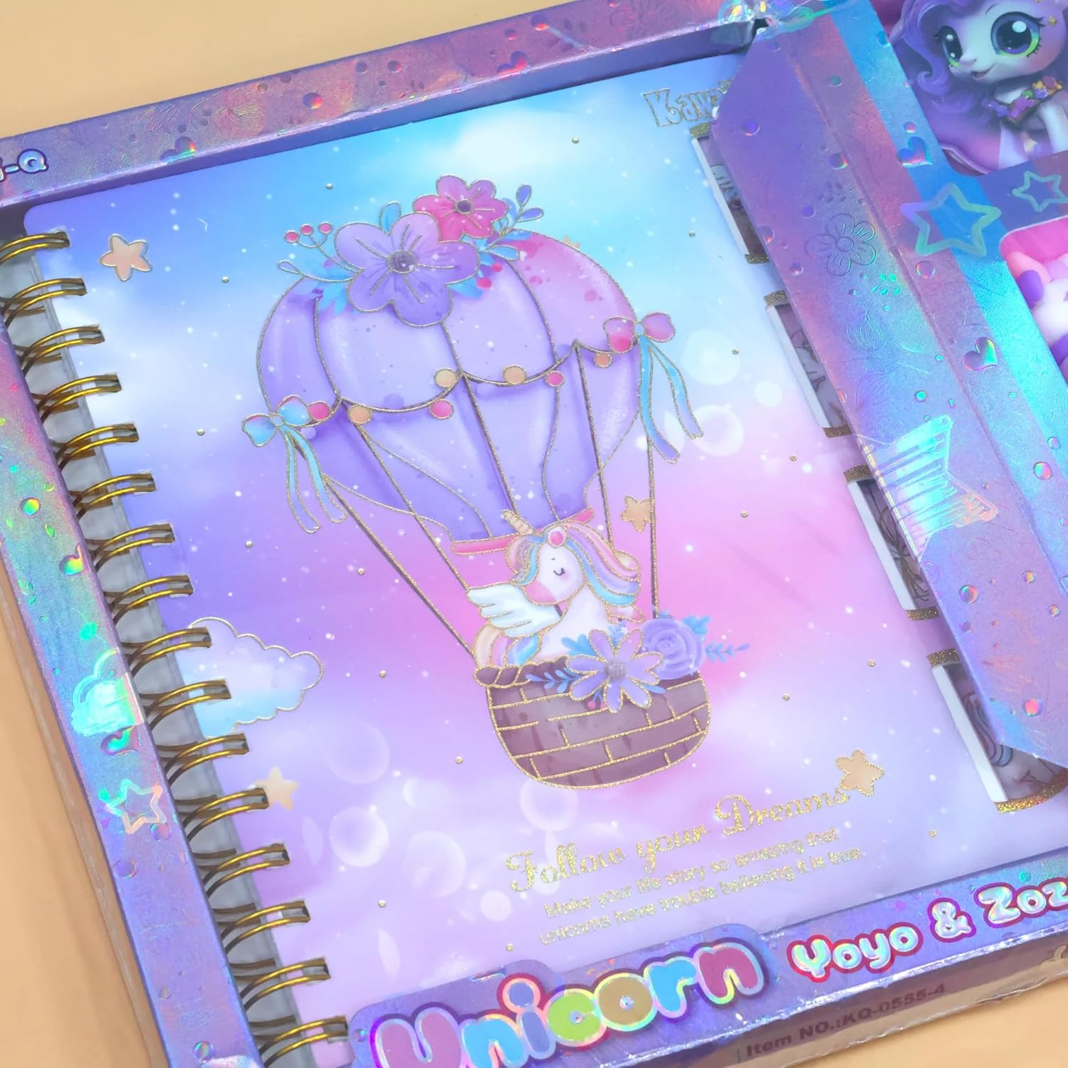 Stylish unicorn design A5 notebook for kids with a spiral binding and a fun unicorn shaped highlighter, ideal for journaling and note-taking.

www.usmile.toys
