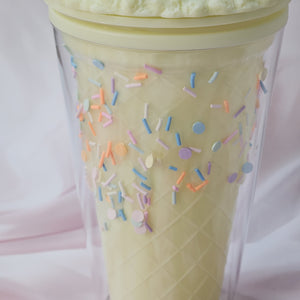 Fun Usmile Toys 'Oreo ice cream' themed tumblers for kids, featuring a pink tumbler with mint green 'frosting' and sprinkles, and a lime green tumbler with chocolate drizzle. These unique sipper cups are ideal for parties and making drinks exciting." www.usmile.toys