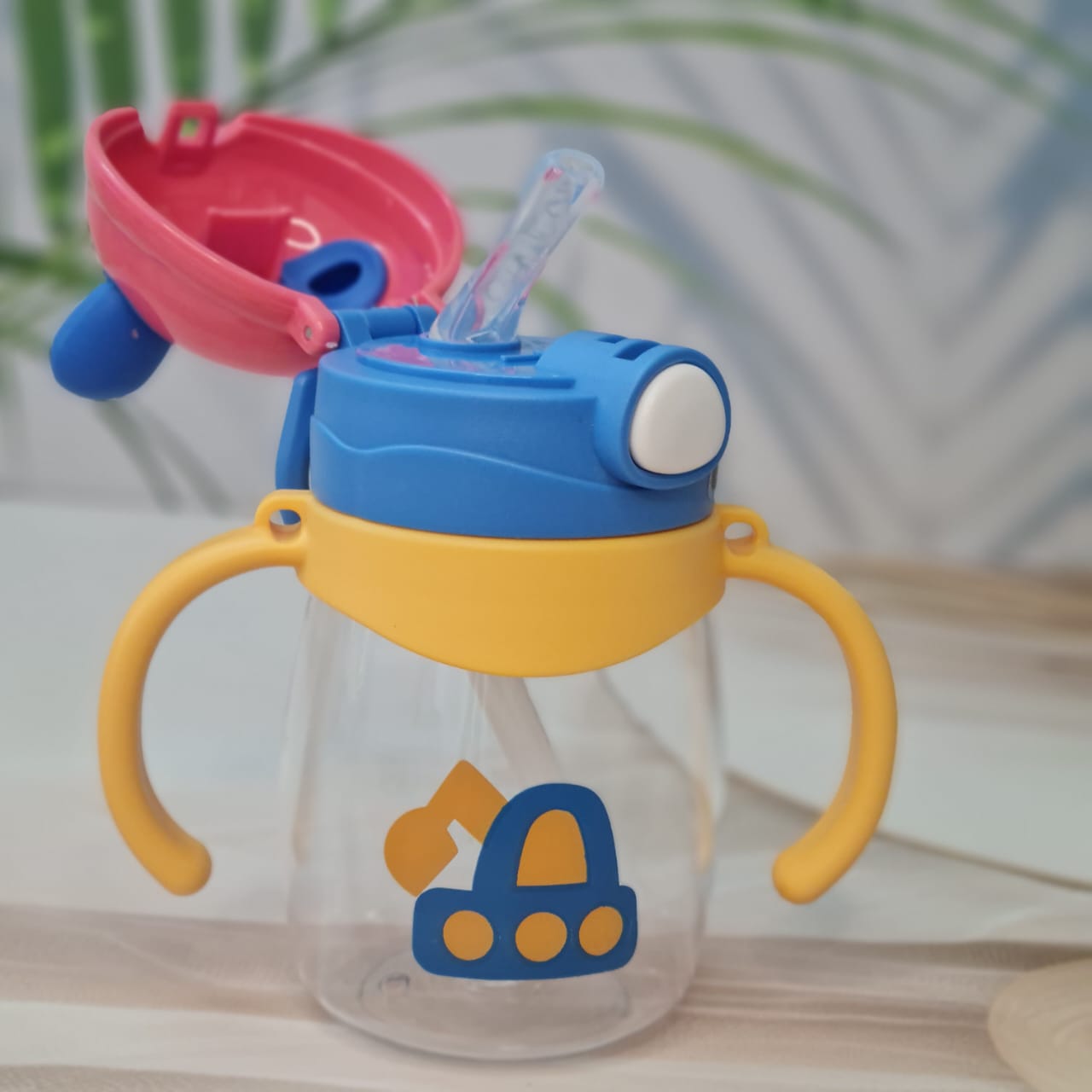 plastic water bottle for kids, kids water bottle with straw, toddler water bottle with handles, spill-proof water bottle for children, animal water bottle, fish water bottle, car water bottle, bunny water bottle, BPA-free water bottle, safe water bottle for toddlers, easy to clean kids water bottle, portable water bottle for kids, children's drinkware, usmile toys, kids accessories, hydration for children, cute water bottle for kids.