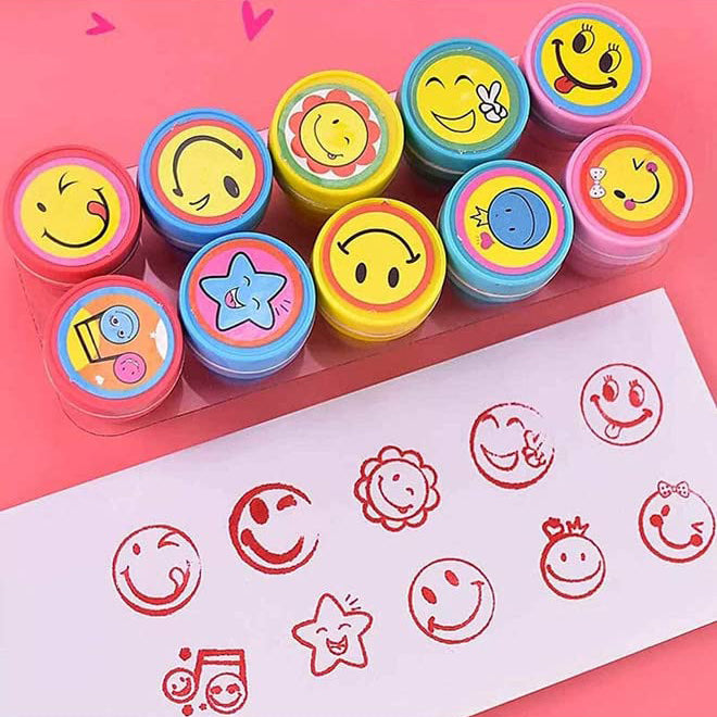 Emoji Stamps for Kids (10 Pcs): Smiley face and various emoji designs for fun crafting and decorating.
www.usmile.toys