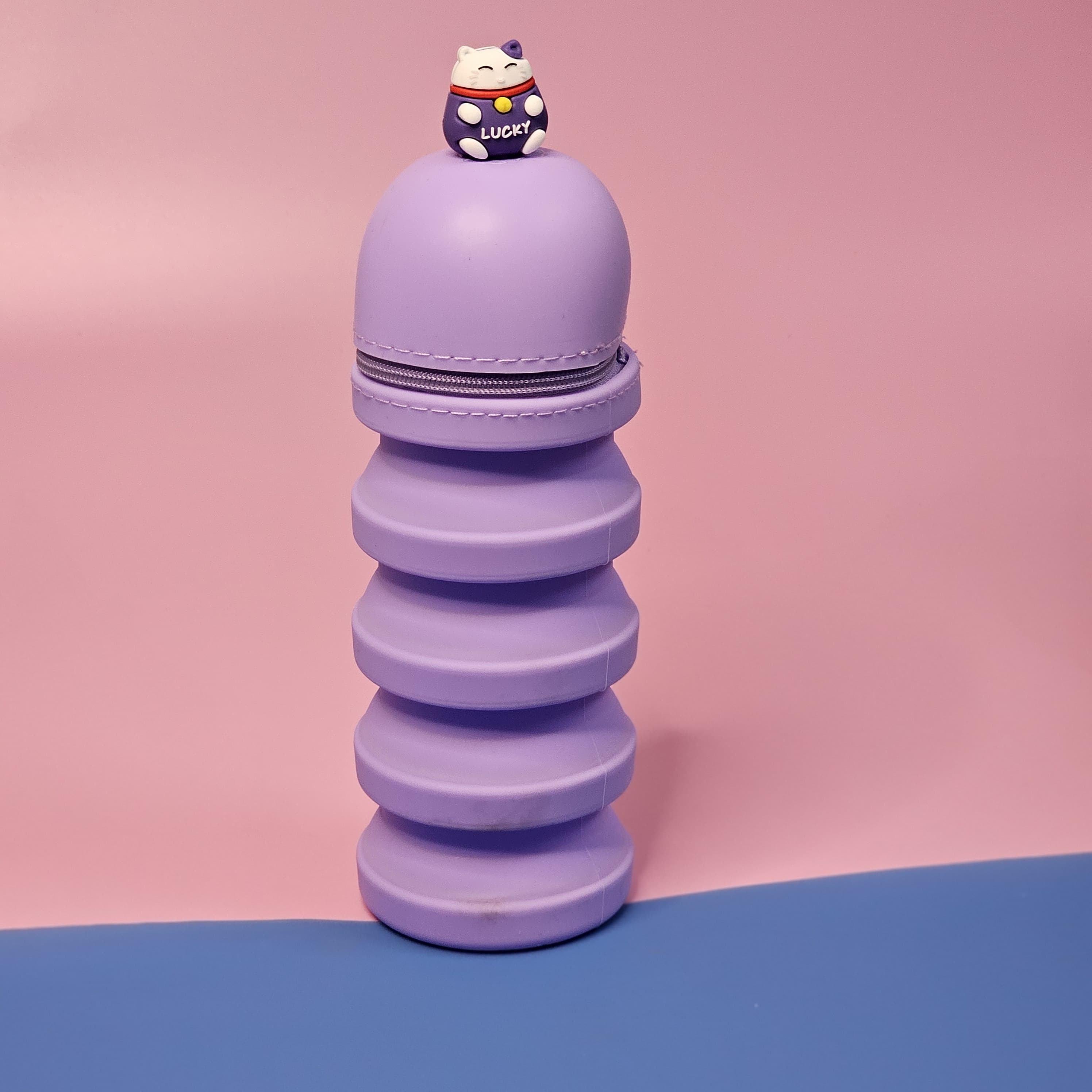 Expandable and squeezable silicone pencil case – perfect for kids' school supplies and gifting