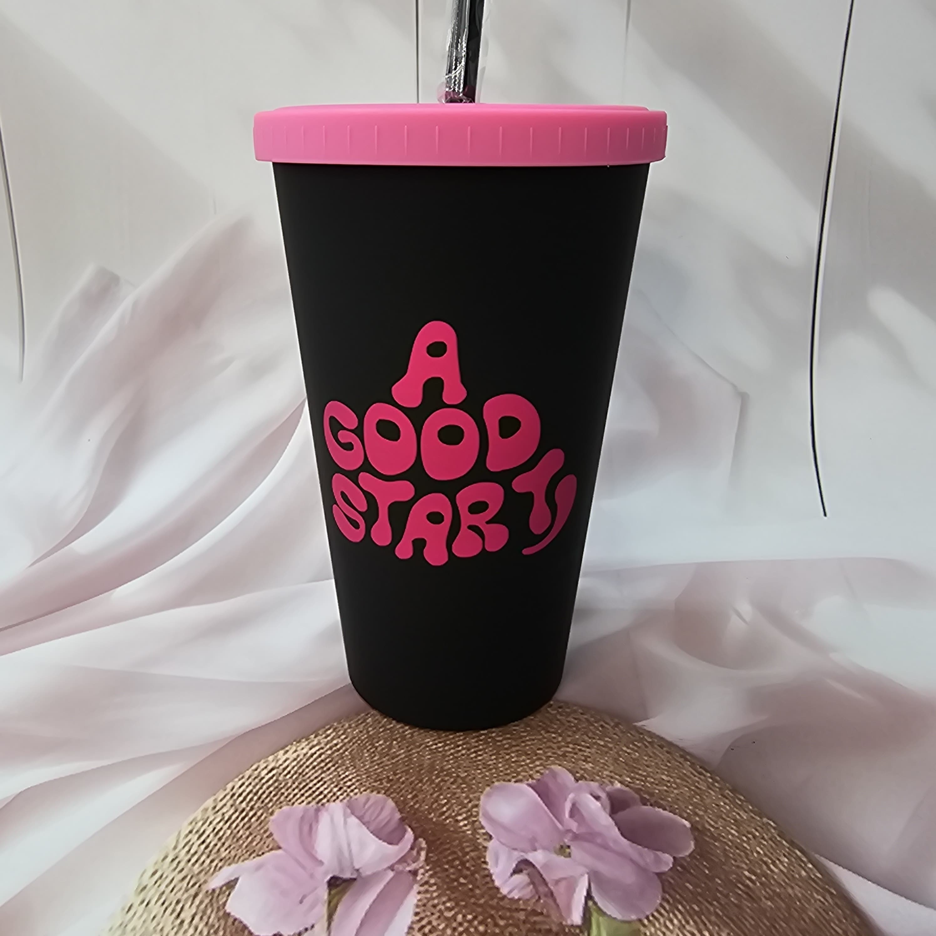 Trendy black sipper cups with "EVERYTHING WILL BE OKAY" and "A GOOD START" quotes, colored lids and straws, perfect for return gifts from www.usmile.toys